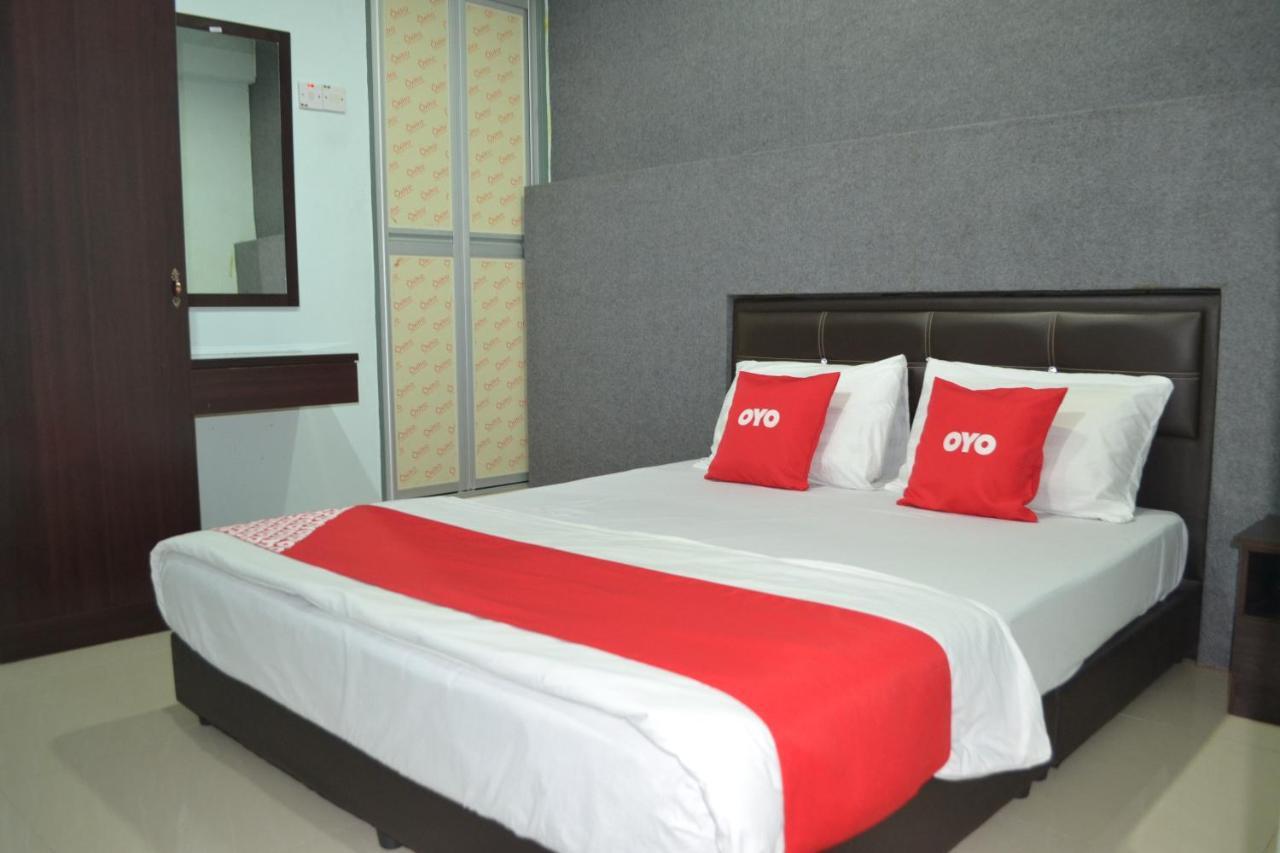 โอโย 89737 โฮเต็ล ติชัว Hotel Kampong Batu Tiga ภายนอก รูปภาพ