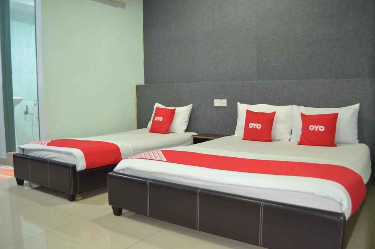 โอโย 89737 โฮเต็ล ติชัว Hotel Kampong Batu Tiga ภายนอก รูปภาพ