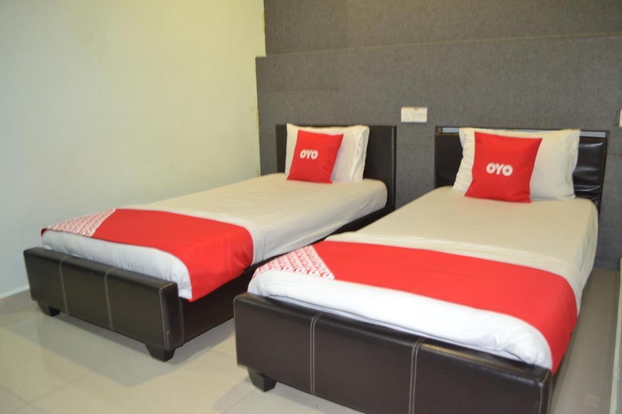 โอโย 89737 โฮเต็ล ติชัว Hotel Kampong Batu Tiga ภายนอก รูปภาพ