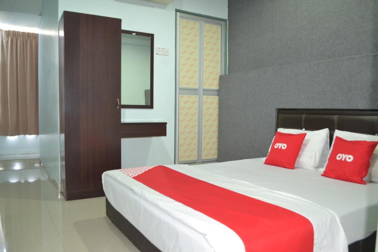 โอโย 89737 โฮเต็ล ติชัว Hotel Kampong Batu Tiga ภายนอก รูปภาพ