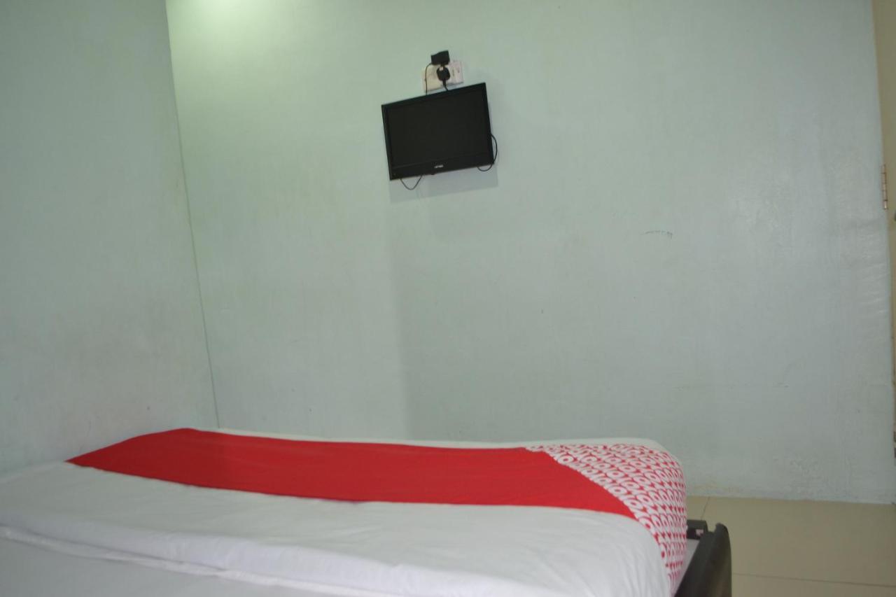 โอโย 89737 โฮเต็ล ติชัว Hotel Kampong Batu Tiga ภายนอก รูปภาพ
